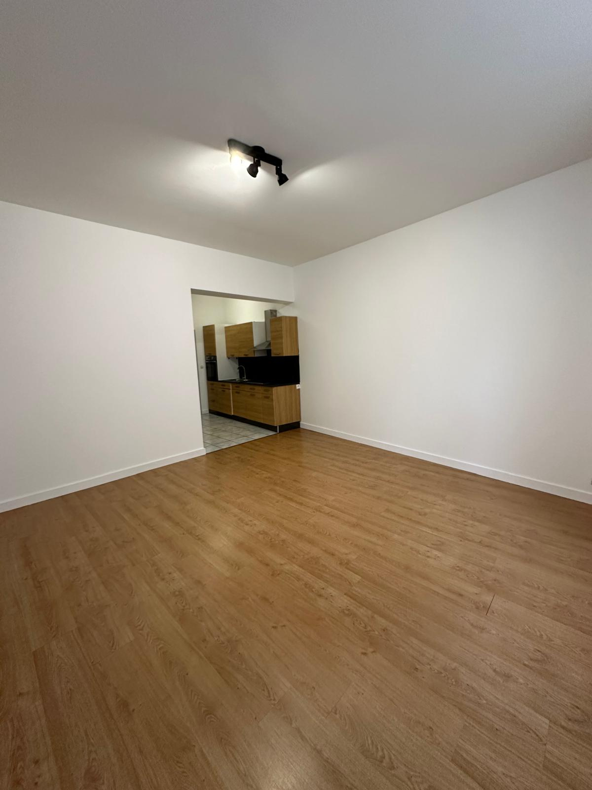 Appartement 2 pièces   47 m2   Mulhouse Centre - Image 2