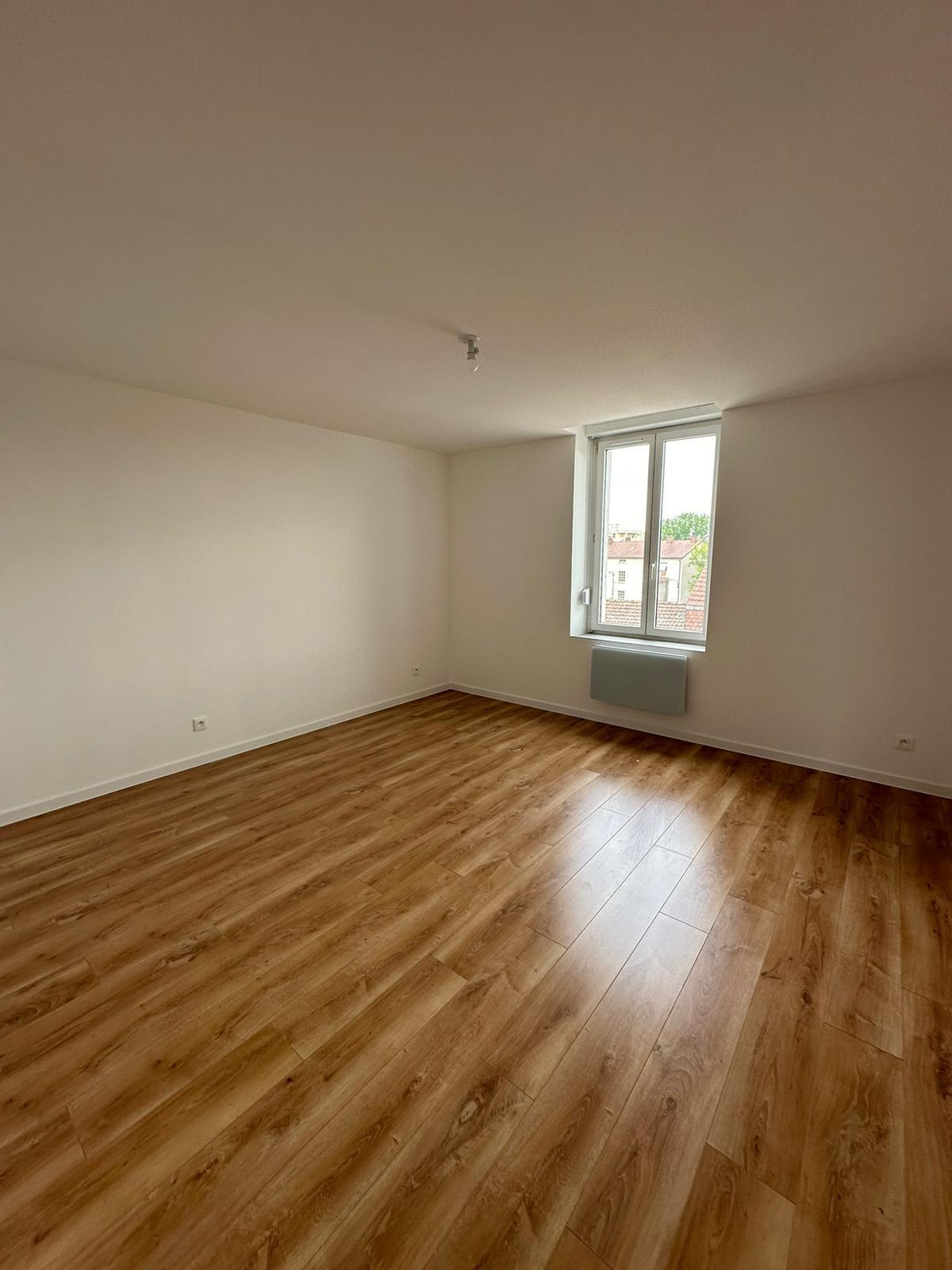 Appartement T3 rénové — 73 m2 - Image 4