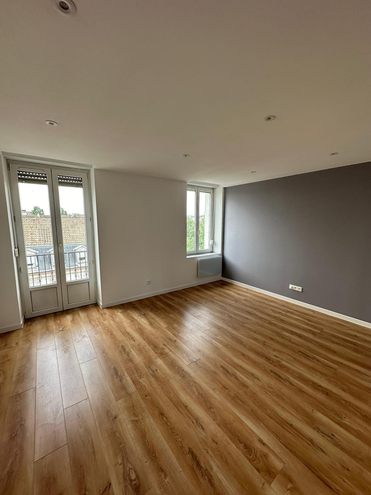 Appartement T3 rénové — 73 m2 - Image 2