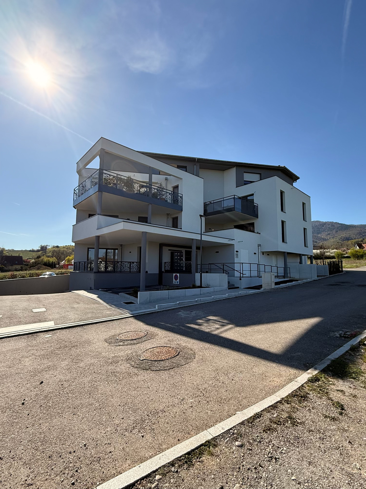 À LOUER   Superbe T2 neuf avec terrasse et garage - Image 10