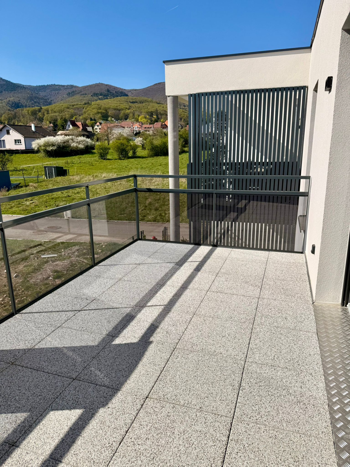 À LOUER   Superbe T2 neuf avec terrasse et garage - Image 5