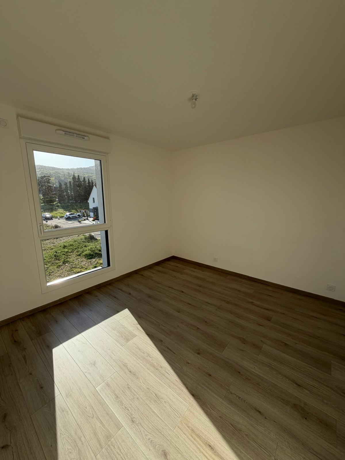 À LOUER   Superbe T2 neuf avec terrasse et garage - Image 7