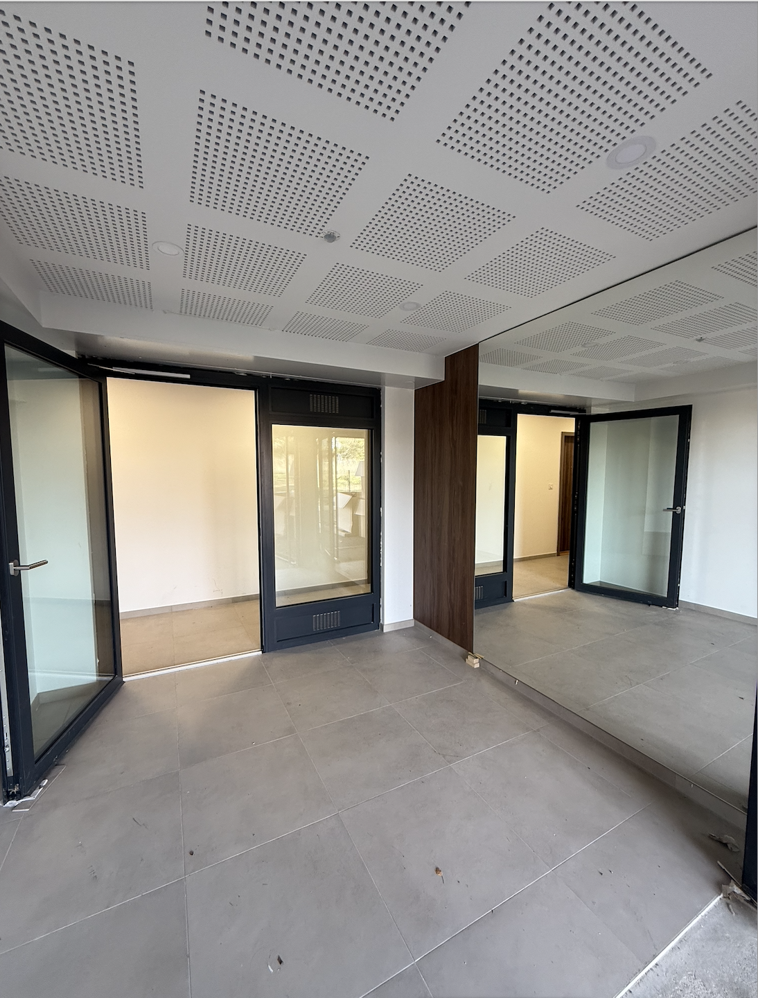 ATTIQUE LANDSER - Image 7