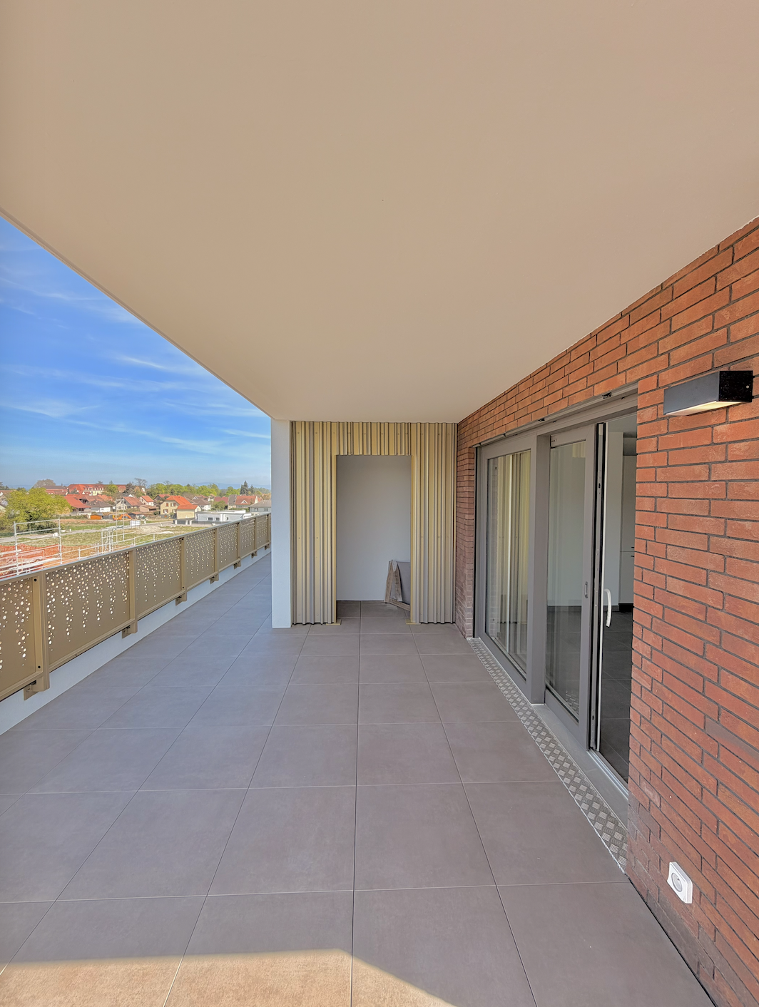 Appartement attique 5 pièces - Image 2