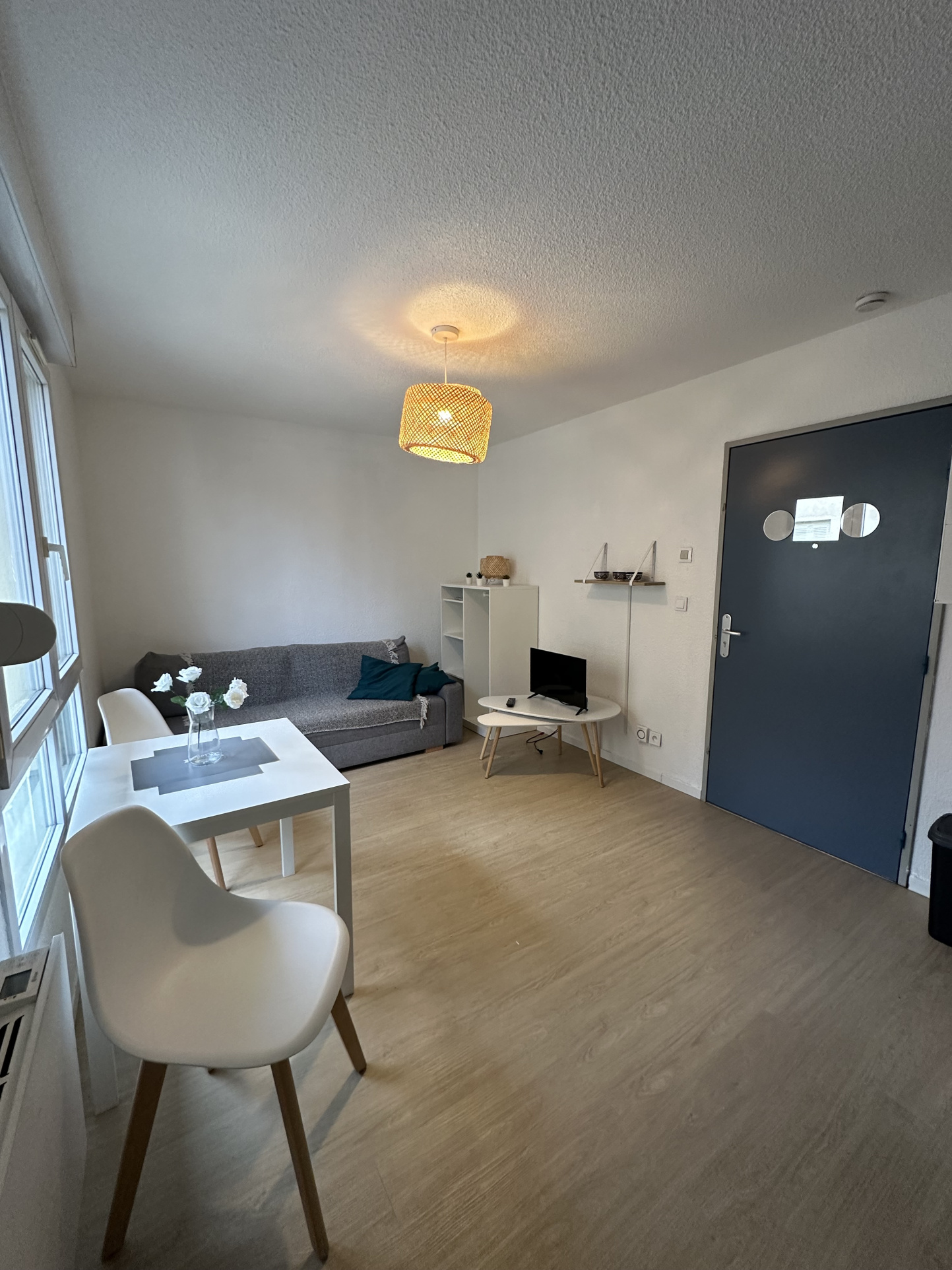 Studio / F1 7 rue Lucelle MULHOUSE - Image 2