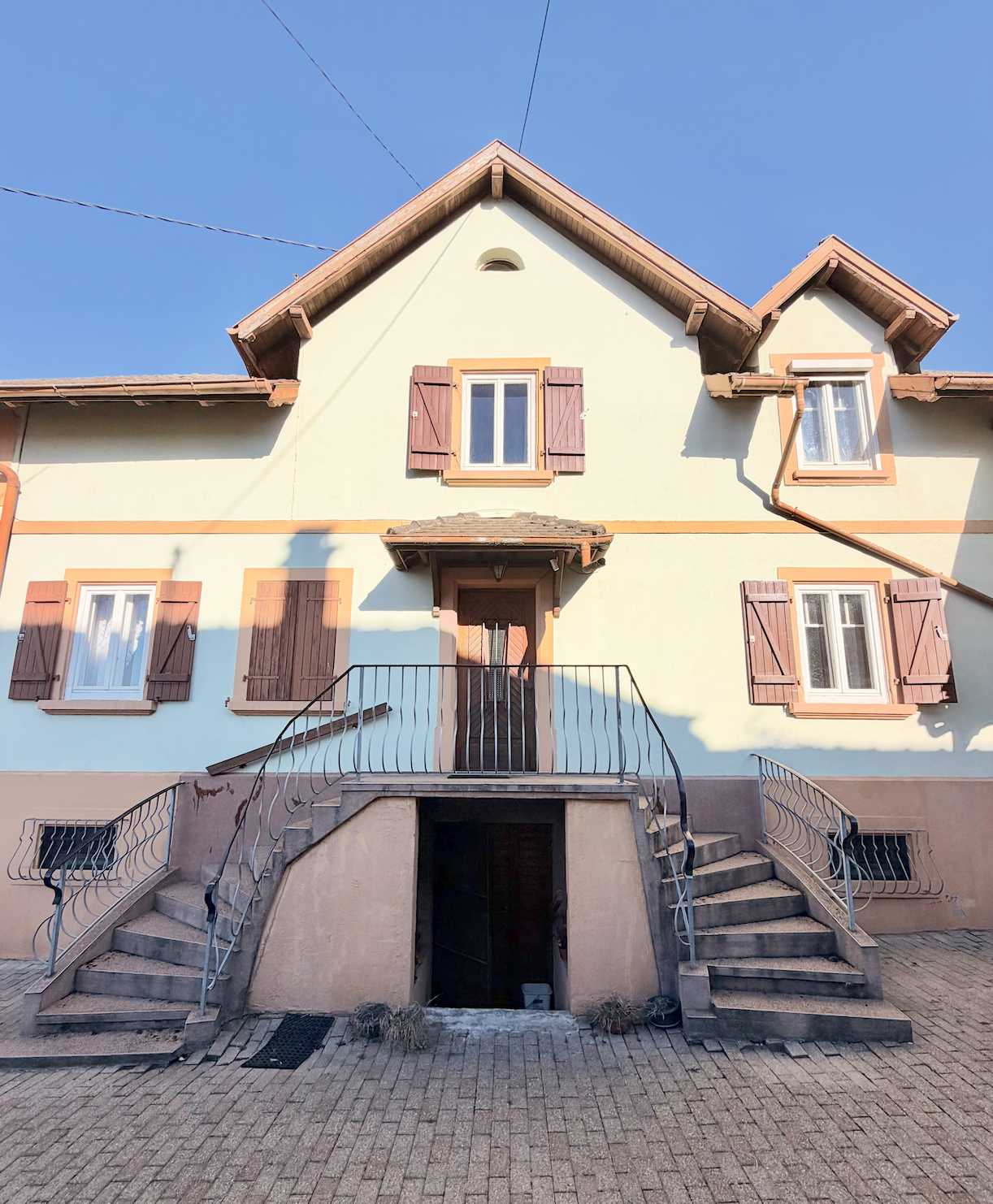 Maison avec dépendance grange - Image 2