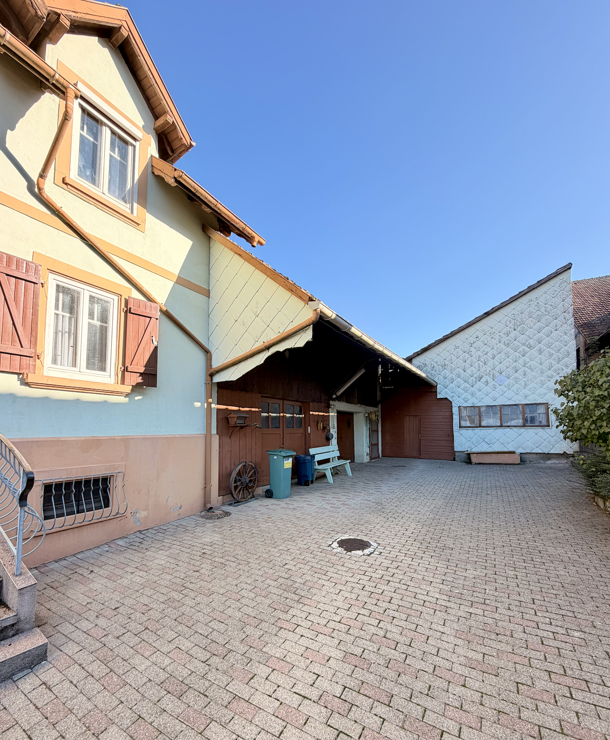 Maison avec dépendance grange - Image 3