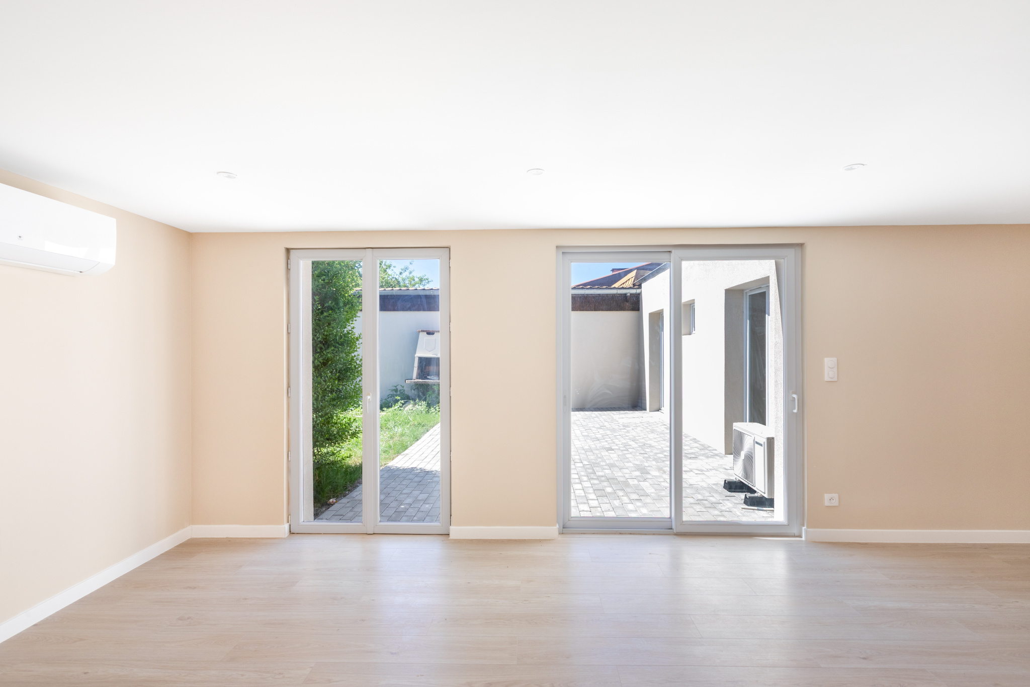 Plain pied 102m2 LANDSER avec terrasse et jardin - Image 3