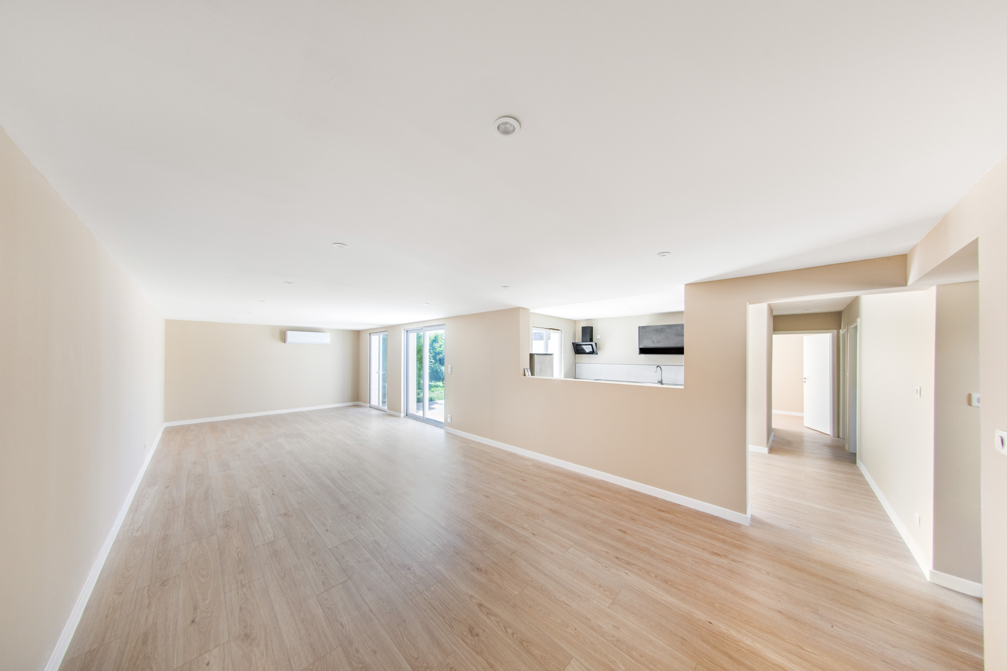 Plain pied 102m2 LANDSER avec terrasse et jardin - Image 2