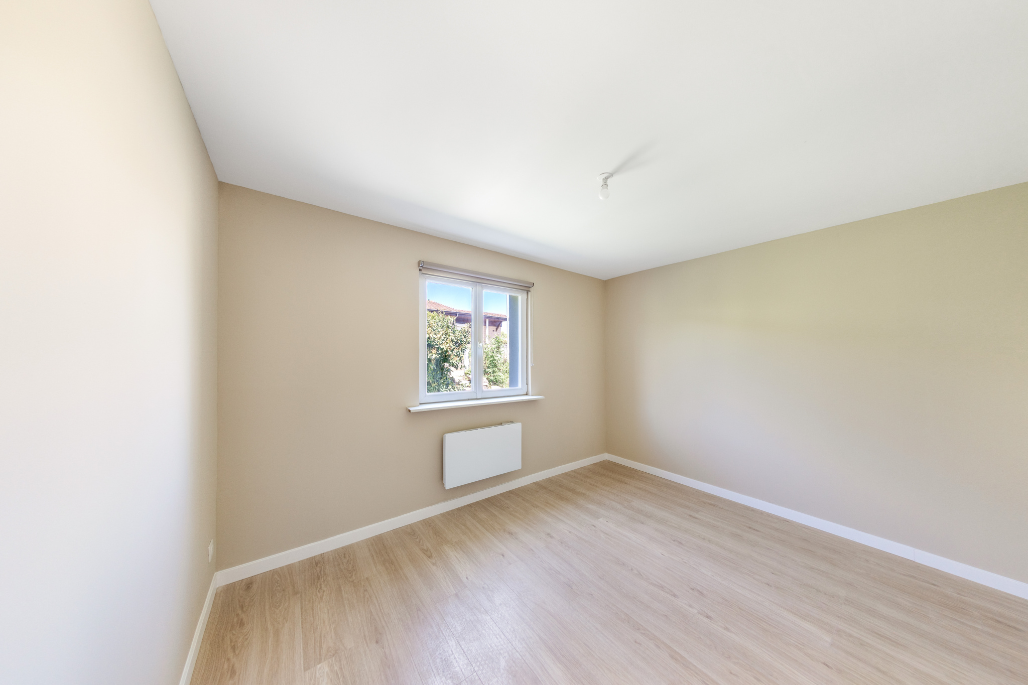 Plain pied 102m2 LANDSER avec terrasse et jardin - Image 7